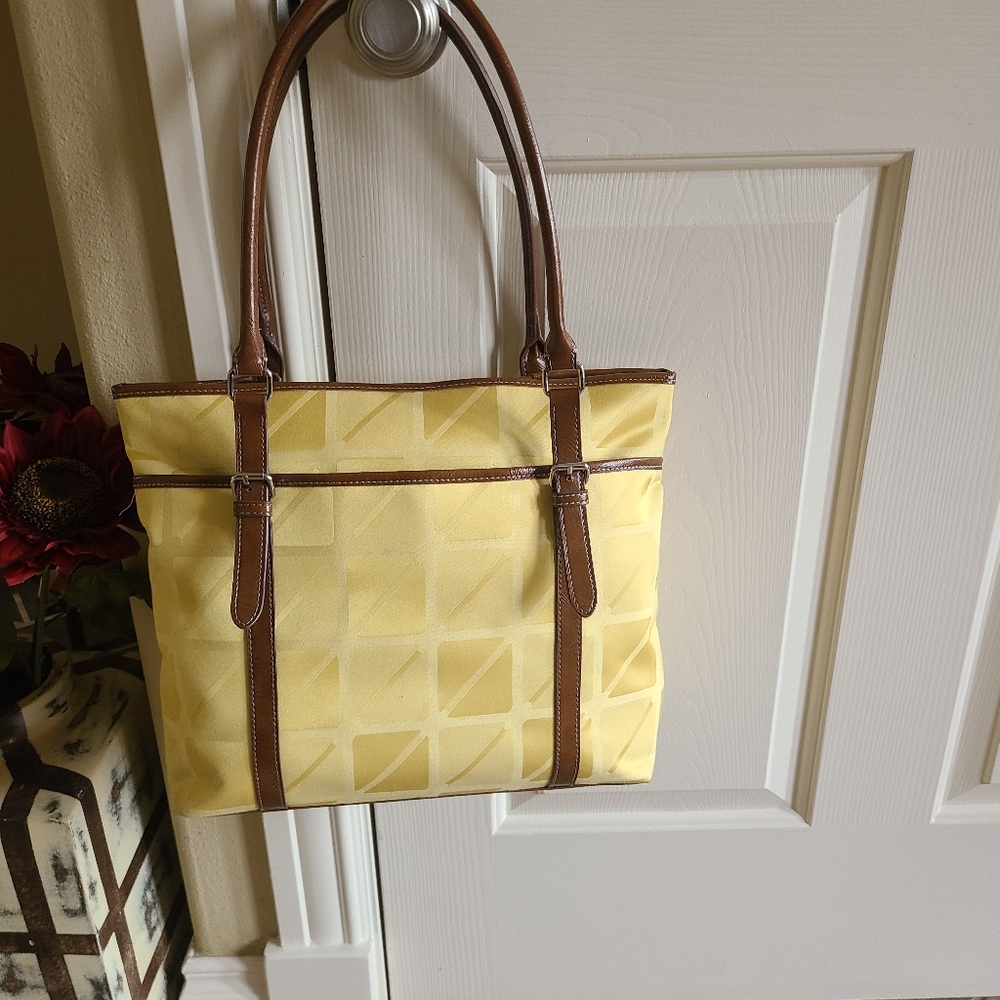 NINE & CO yellow tote purse 🌞